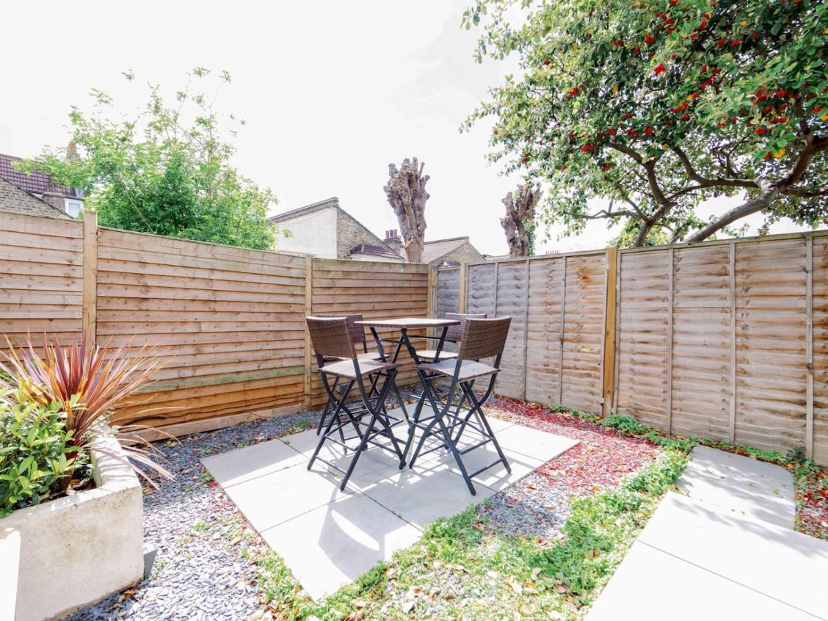 Pass The Keys Recently Renovated 1Br Flat With Private Garden In South London Apartamento Exterior foto
