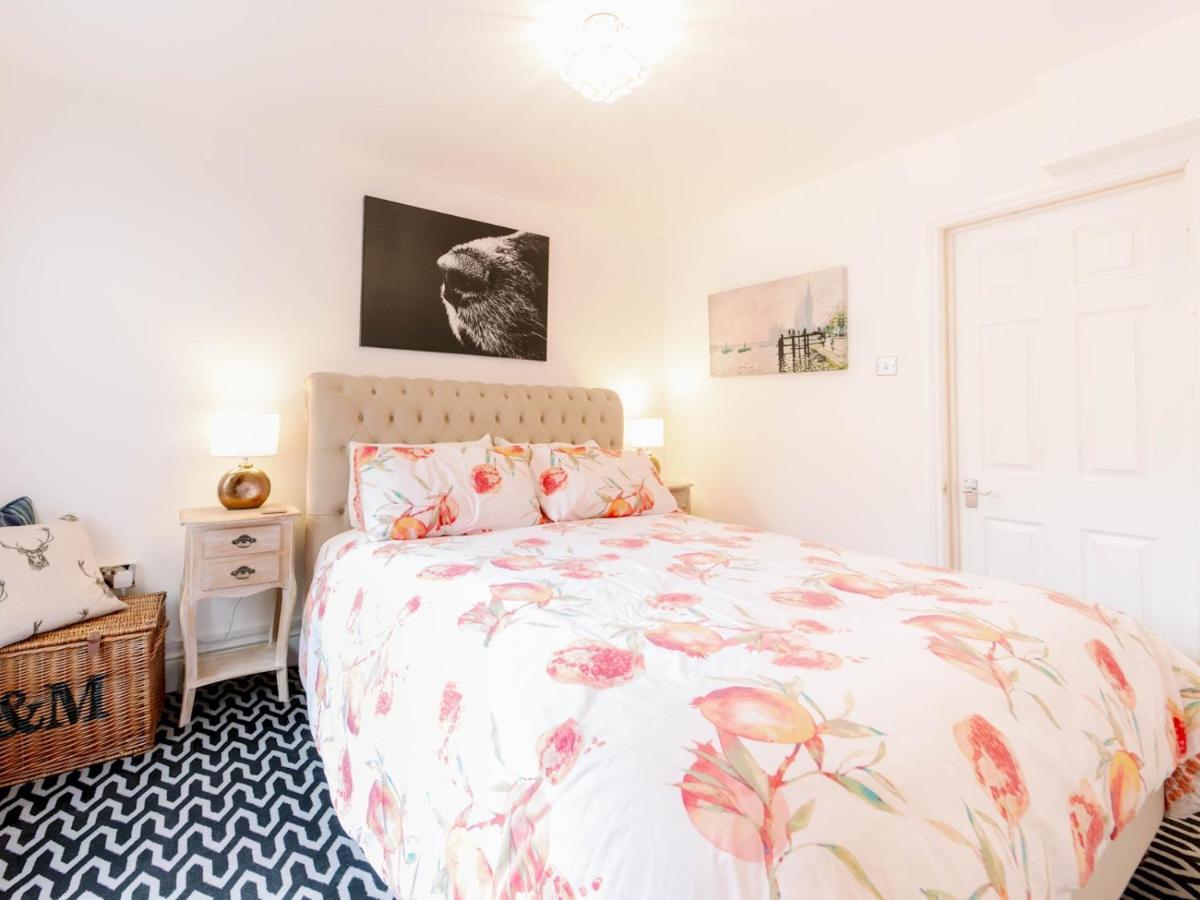 Pass The Keys Recently Renovated 1Br Flat With Private Garden In South London Apartamento Exterior foto