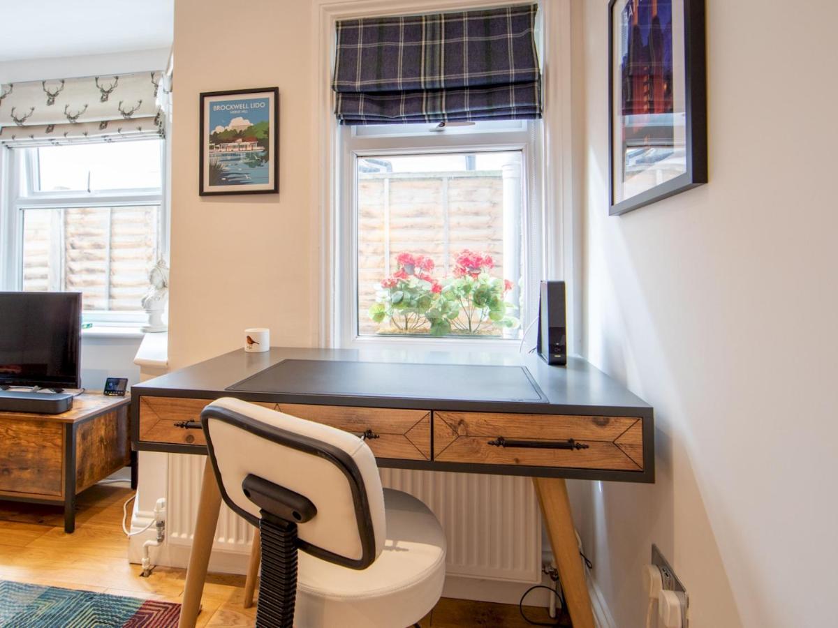 Pass The Keys Recently Renovated 1Br Flat With Private Garden In South London Apartamento Exterior foto