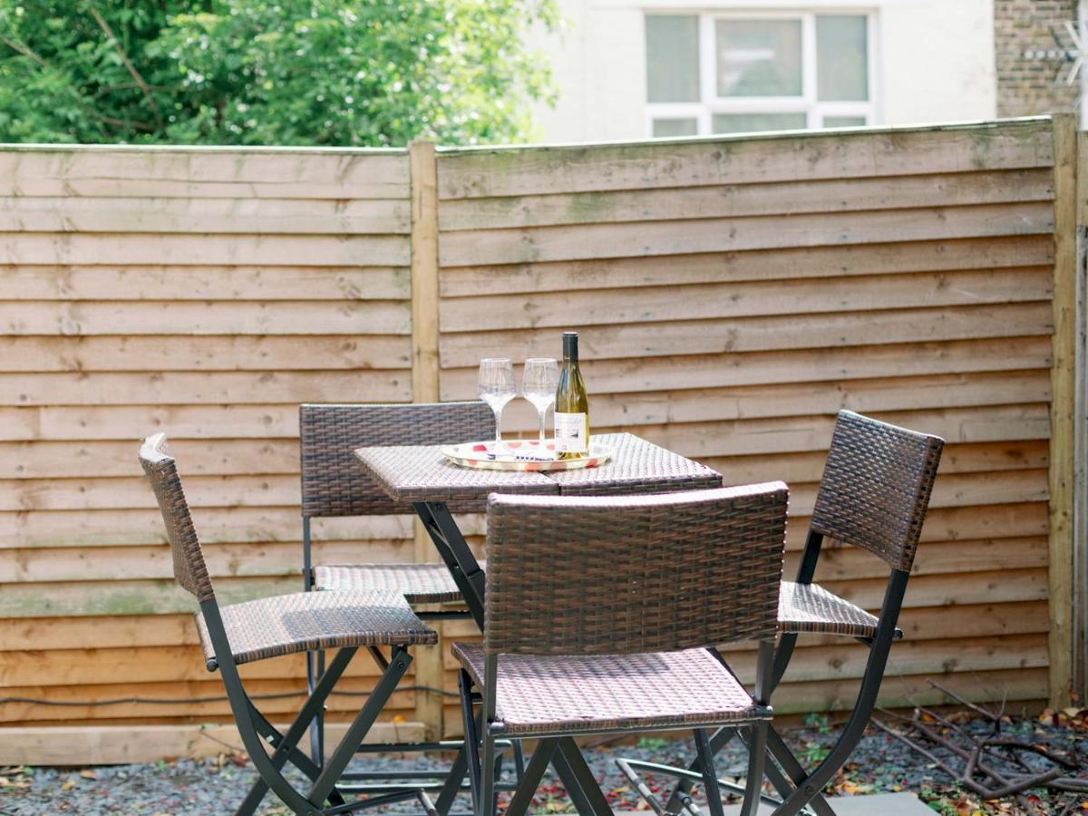 Pass The Keys Recently Renovated 1Br Flat With Private Garden In South London Apartamento Exterior foto