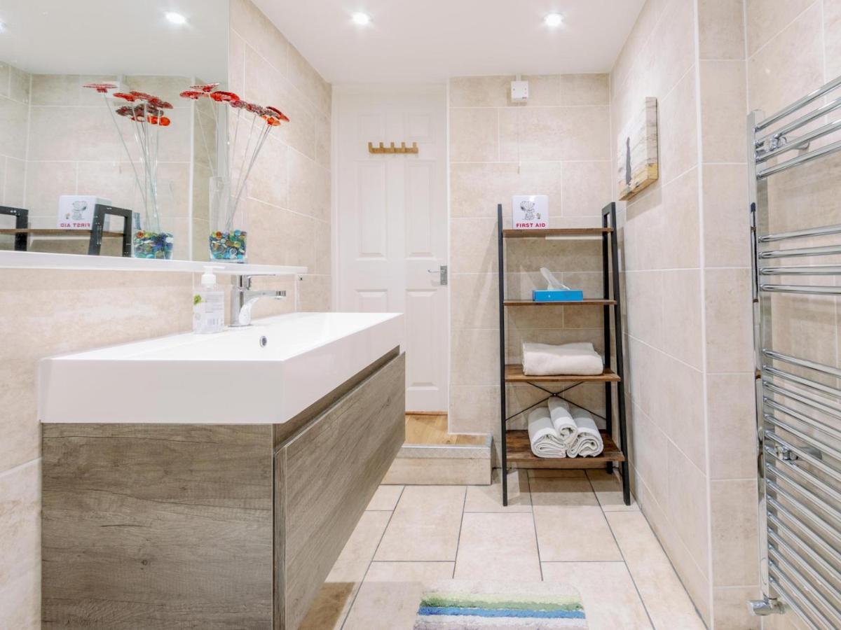 Pass The Keys Recently Renovated 1Br Flat With Private Garden In South London Apartamento Exterior foto